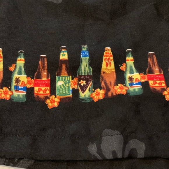 Men’s Hawaiian Button Down Shirt - Picture 5 of 8